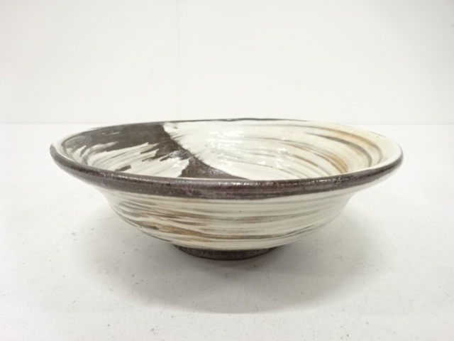 作家物　刷毛目　平茶碗